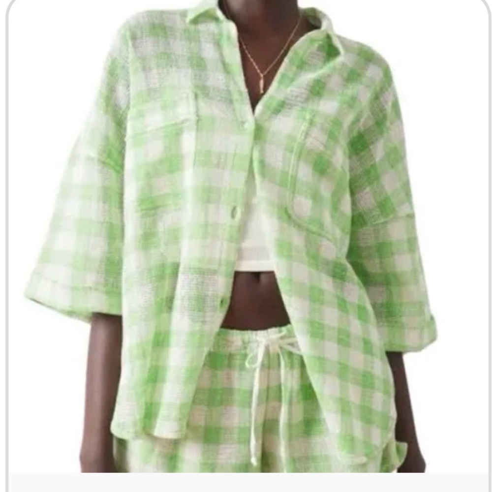 Urban Outfitters Green Plaid Button-Up Shirt